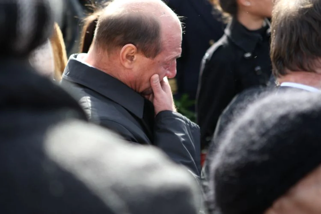 Traian Băsescu nu şi-a putut stăpâni durerea