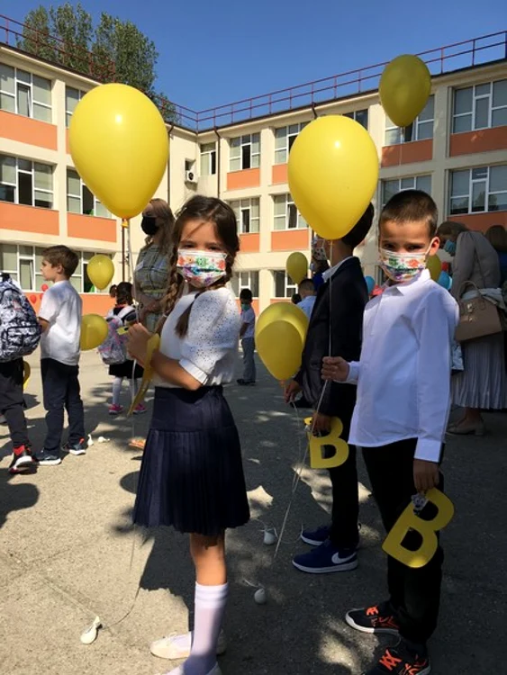 Părinții nu au avut acces în incinta unităților de învățământ