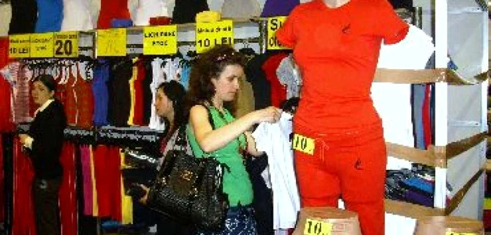 Bacău: La Sala de Atletism s-a deschis Târgul de Vară