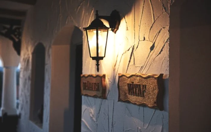 „Căsuţa căluşarilor” - un vechi conac boieresc de peste 150 de ani restaurat şi inclus într-un resort tradiţional de lux din Măciuca - Vâcea Foto forestspa ro