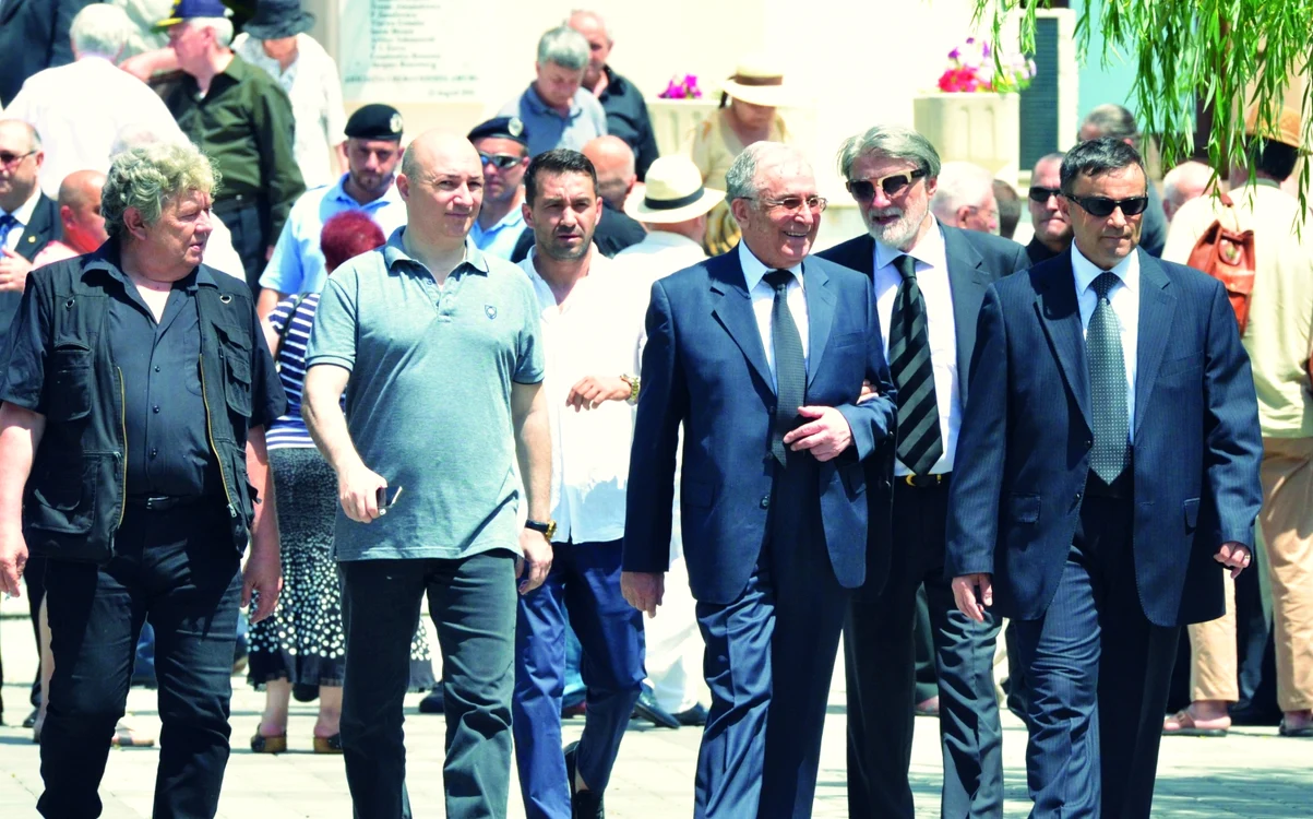 
    Ion Iliescu, fost preşedinte al României, a ţinut un discurs la Crematoriul Vitan BârzeştiFoto: "Adevărul"  