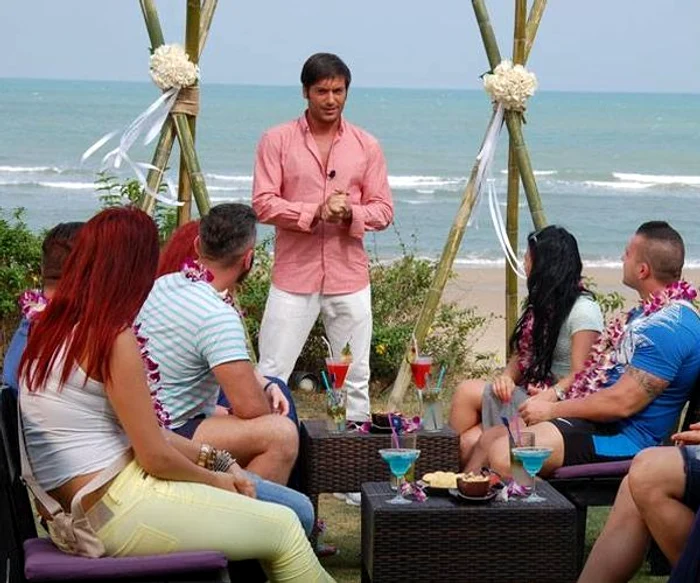 
    Cristi vrea să se răzbune pe Deea, după ce ea a făcut sex cu ispita Tomi, la 