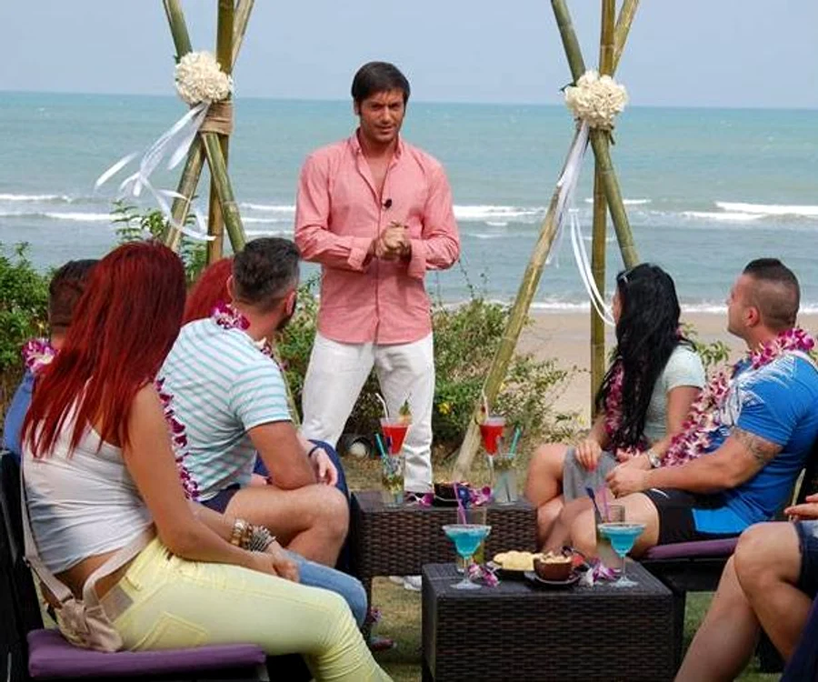 
    Cristi vrea să se răzbune pe Deea, după ce ea a făcut sex cu ispita Tomi, la 