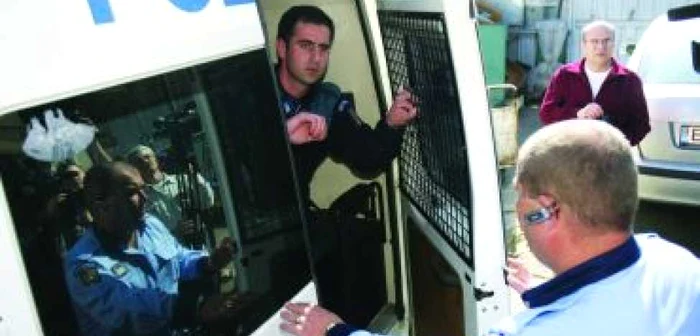 Galaţi: A muşcat poliţistul care încerca să-l aresteze
