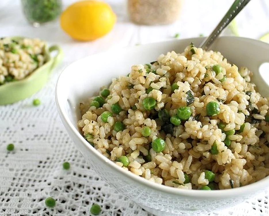 Salata de orez basmati cu mazare jpeg