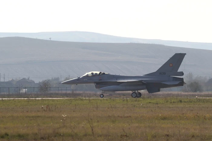 Aeronave F-16 Fighting Falcon sunt livrate în stare operațională. FOTO MApN
