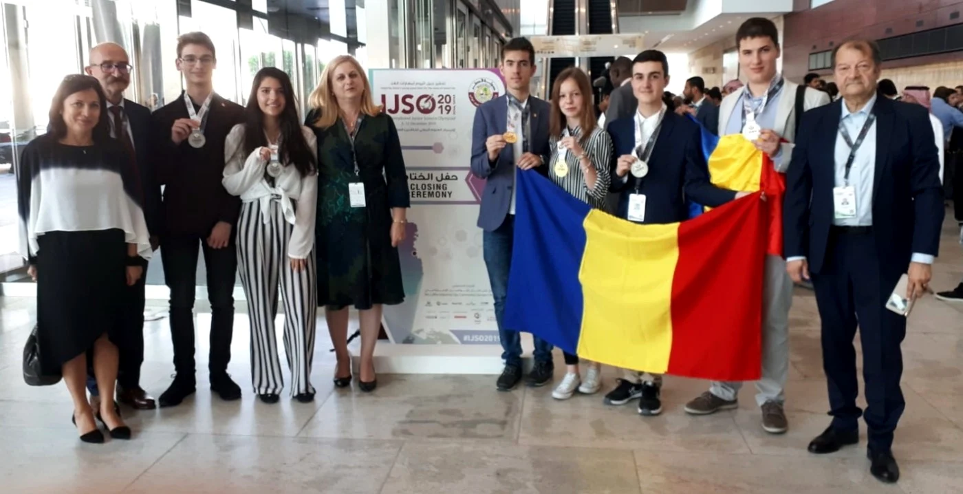 Şase elevi români s-au întors cu medalii de aur şi argint de la Olimpiada Internaţională de Ştiinţe. FOTO: MEC
