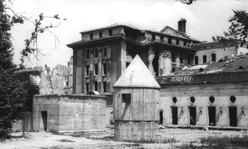 O iniţiativă controversată: reconstituirea buncărului lui Hitler pentru turişti jpeg