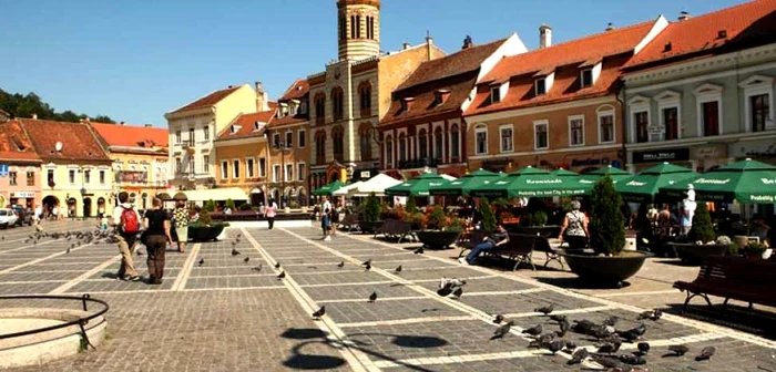 Edilii vor trebui să urgenteze demersurile pentru începerea reabilitării Pieţei