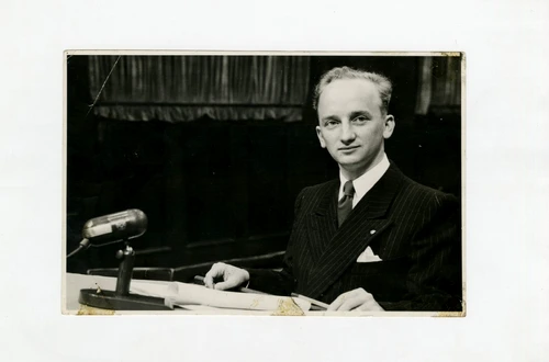 1947_Ben_Ferencz_ la procesul Einsatzgruppen_Nurnberg