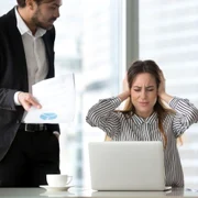 angajat sef foto shutterstock