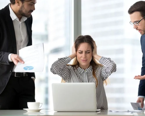 angajat sef foto shutterstock