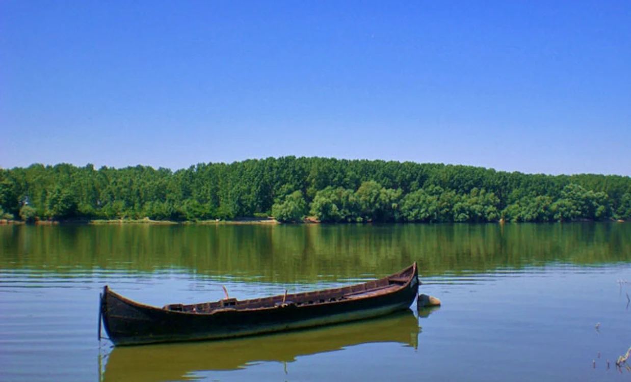 Malul Borcei, la Fetești FOTO locuridinromania.ro
