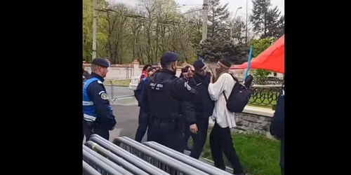 Stegarul Dac a fost amendat de jandarmi Foto captură video TikTok Stegarul Dac Official jpg