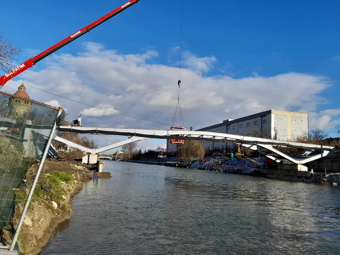 Construcția Pasarelei Gelu din Timișoara FOTO Ștefan Both