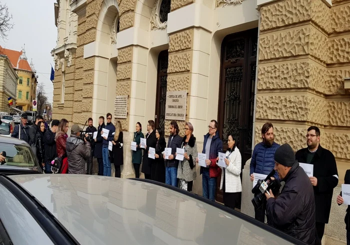 Foto: protestul magistraţilor faţă de OUG7