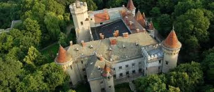 CASTELUL KAROLYI