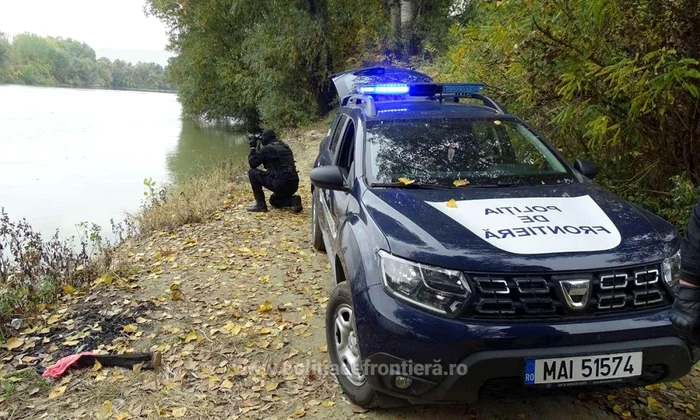 Poliţiştii de frontieră efectuează cercetări, urmând ca la finalizare să fie dispuse măsurile legale care se impun. FOTO Poliţia de Frontieră