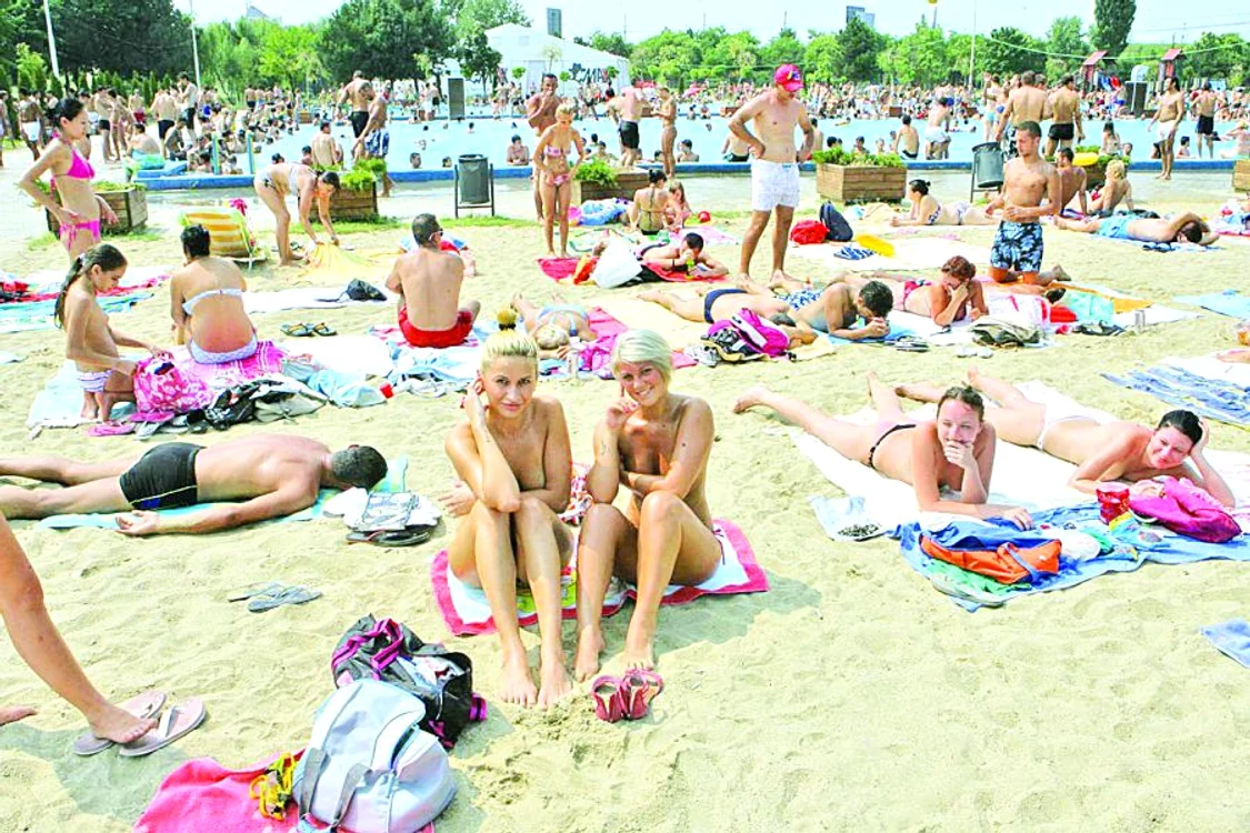 
    Plajele de pe  lac vor fi dotate  cu piscine  