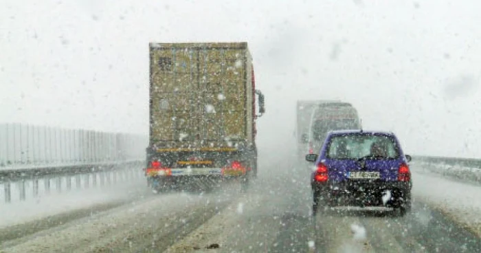 Ninsoarea a redus vizibilitatea pe Autostrada Soarelui