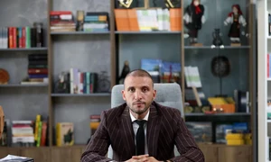 1 thumbnail stefan mandachi sef sub acoperire jpg jpeg