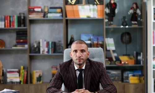 1 thumbnail stefan mandachi sef sub acoperire jpg jpeg