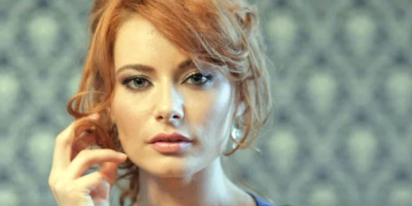 Laura Cosoi va fi prezentatoarea celei de-a şasea ediţii a Balului de Caritate de Halloween