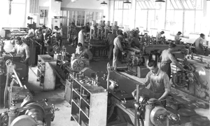 Fabrică germană în timpul de-al Doilea Război Mondial (© Jakob Faes / Wikimedia Commons)