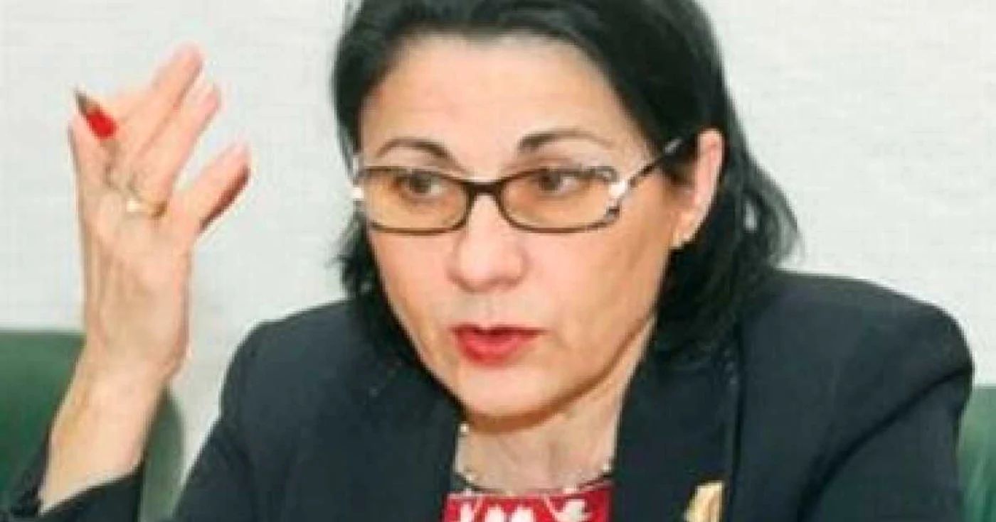 Ecaterina Andronescu: ''100.000 de absolvenţi de la Spiru Haret au diplome ilegale!''