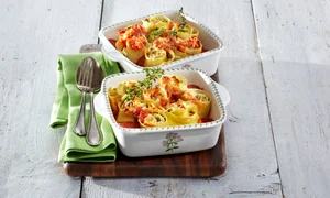 Lasagna rolls in tomato sauce + steps jpeg