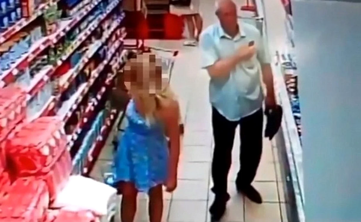 Camerele de supraveghere i-au surprins gestul obscenFoto Daily Mail