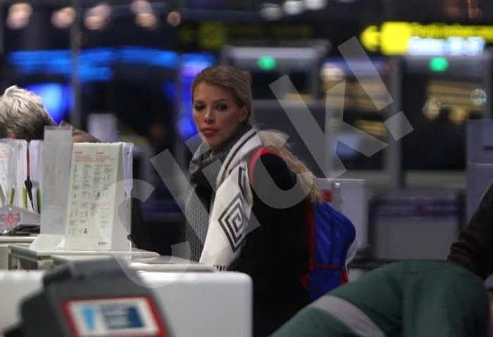 Soția lui Borcea a alergat prin tot aeroportulFoto: Mihai Ionescu