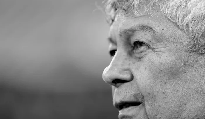 Mircea Lucescu lasă în urmă milioane de suflete, pe care le-a atins (FOTO: EPA)