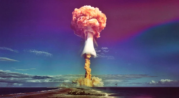 
    Prima explozie nucleară  