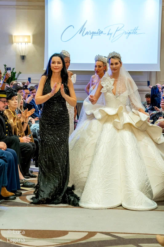 Brigitte Pastramă (47 de ani) și-a găsit vocația și are super succes din postura de designer vestimentar
