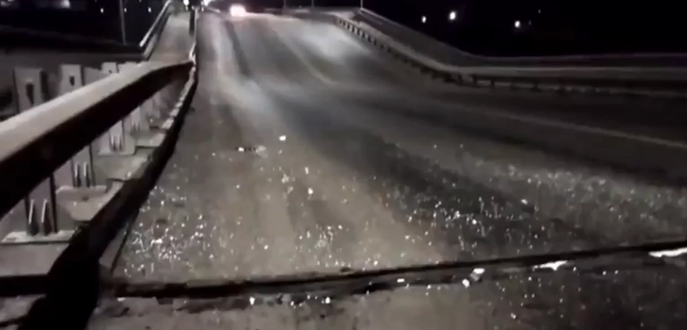 Podul se află de-a lungul unei legături rutiere vitale Foto: Captură video