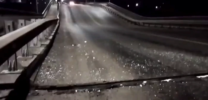 Podul se află de-a lungul unei legături rutiere vitale Foto: Captură video