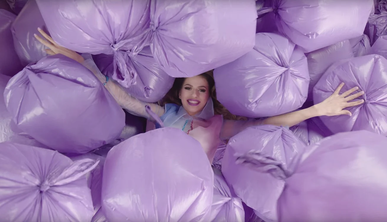 Lidia s-a distrat de minune la filmările noului clip