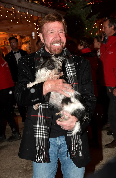 Norris se menţine bine,  deşi mai e puţin până  devine octogenar