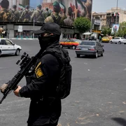 Membru al Gardienilor Revoluției  Teheran FOTO Profimedia jpg