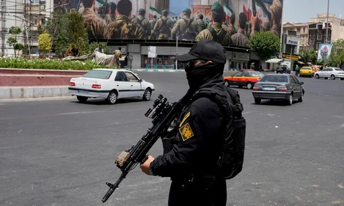 Membru al Gardienilor Revoluției Teheran FOTO Profimedia jpg