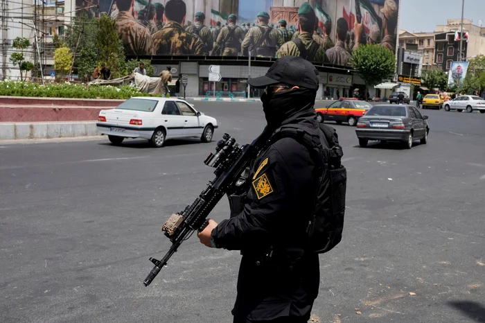 O forță de securitate temută a început să patruleze străzile din Iran: „Este tulburător”