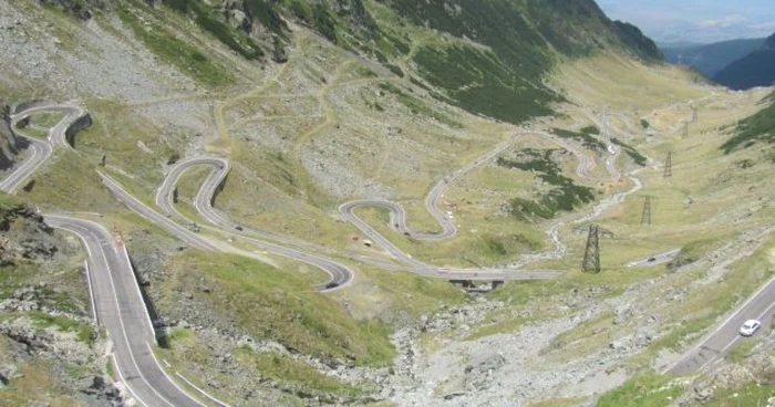 Transfagarasanul este considerat cel mai spectaculos drum din Romania - Foto Arhiva Adevarul