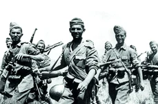 Soldați români într-un lung marș pe Frontul de Est