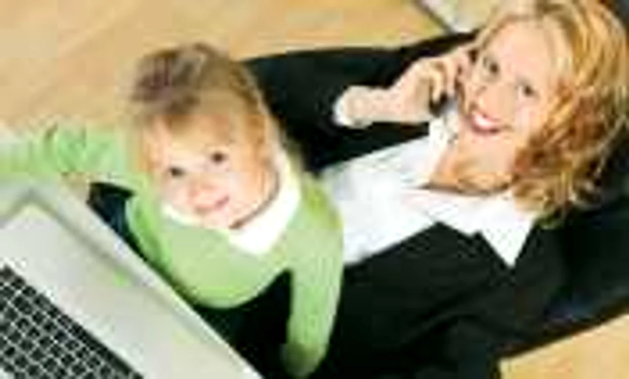 Femeile care au un job sunt mame mai sănătoase şi mai puţin stresate