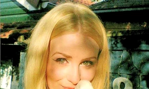 Stăpâna lui Guus,  Sam Pronk,  se ocupă de recuzită jpeg