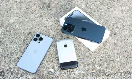 Evolut╠ªia designului iPhone de a lungul timpului   cover (1) jpg