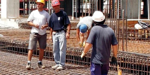 Anul 2011 se anunţă a fi unul foarte dificil pentru firmele de construcţii Foto: Adevărul