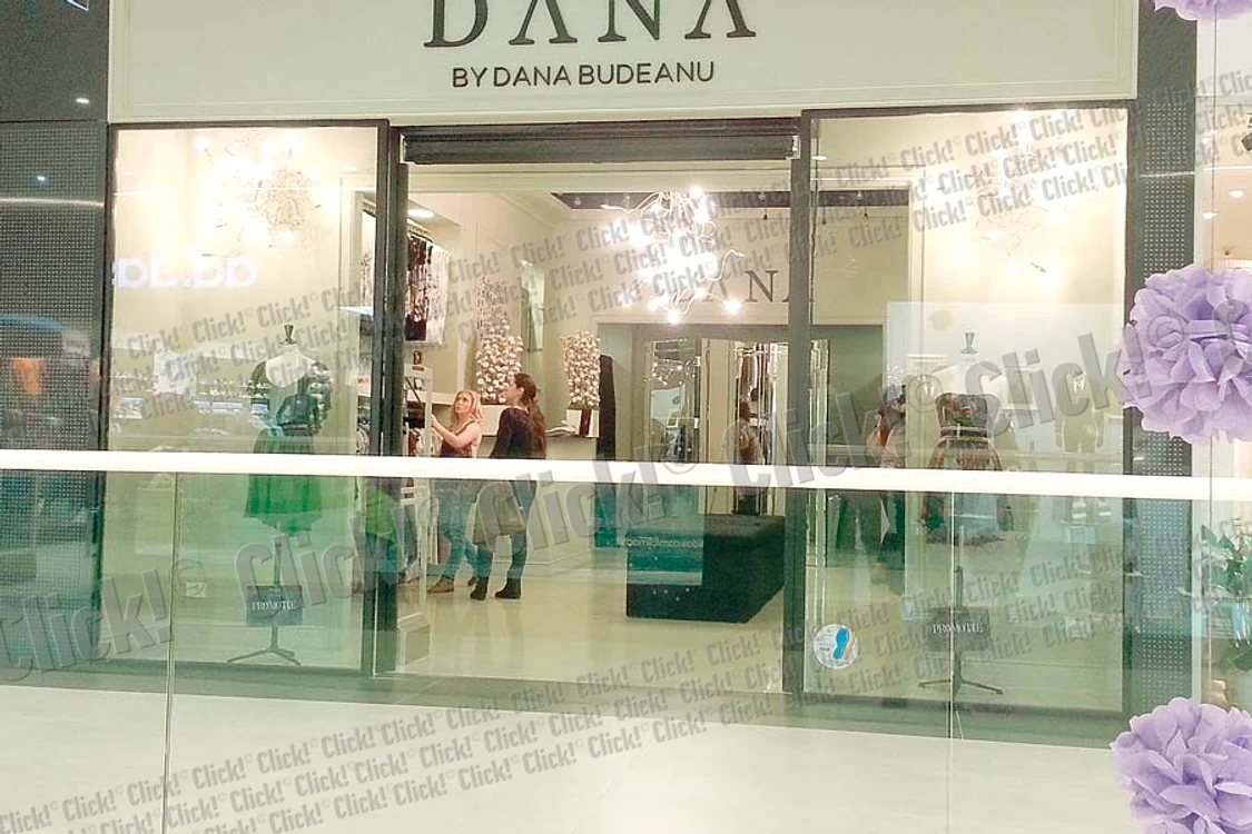 
    În magazin nu mai era  nimeni în afară de  vânzătoare și o clientă (FOTO: DORIN CONSTANDA)  