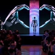 Robotul umanoid Optimus prezentat la Tesla AI Day 2022 CAPTURĂ Tesla  YouTube (1) jpg